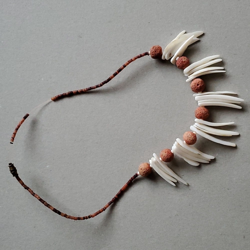 FREE with Bundle! Vintage Shell and coral necklace